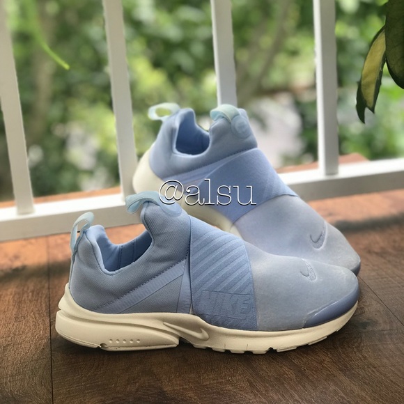 Nike Shoes - NWT Nike Presto Extreme SE (GS) Royal Tint/Sail W